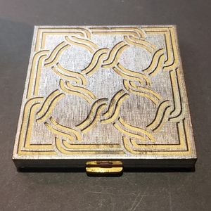 Volupte Makeup Compact